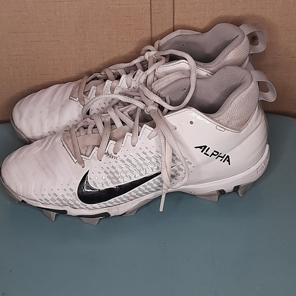 Nike Alpha Mens Football Cleats - Picture 2 of 6